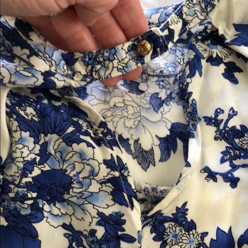 En creme flower tunic - Picture 4 of 8